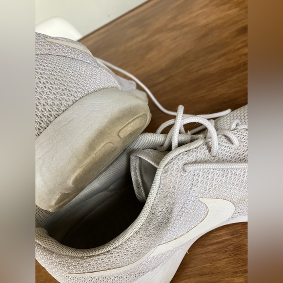 Nike Roshe Shoes - Picture 3 of 7